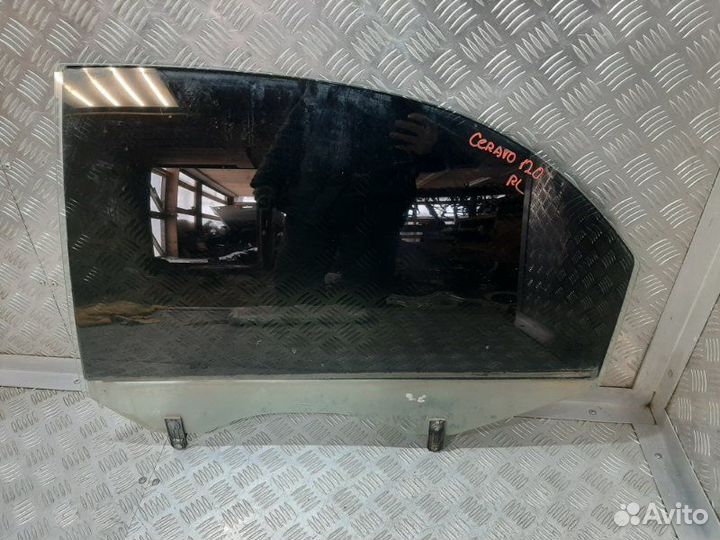 Стекло двери заднее левое Kia Cerato LD G4GC 2006