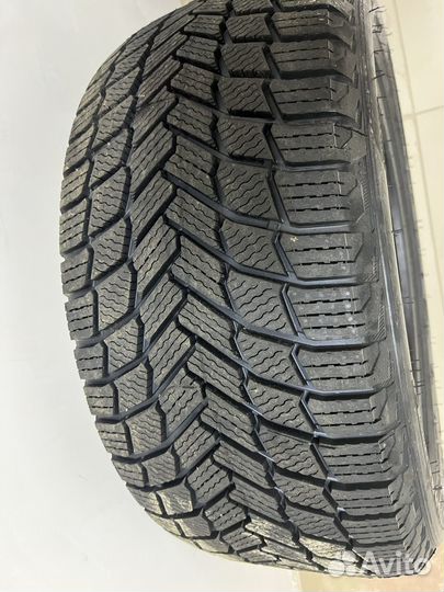 Michelin X-Ice Snow 245/45 R17