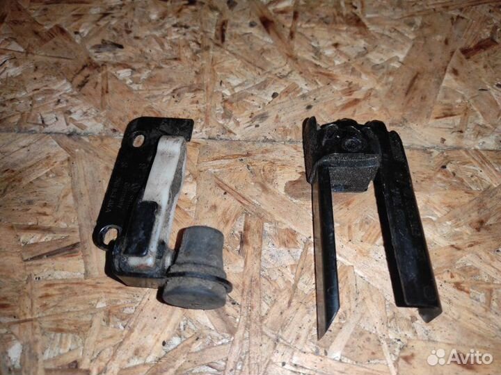 Ограничитель двери Volkswagen Caddy 2KA 1.9 BLS