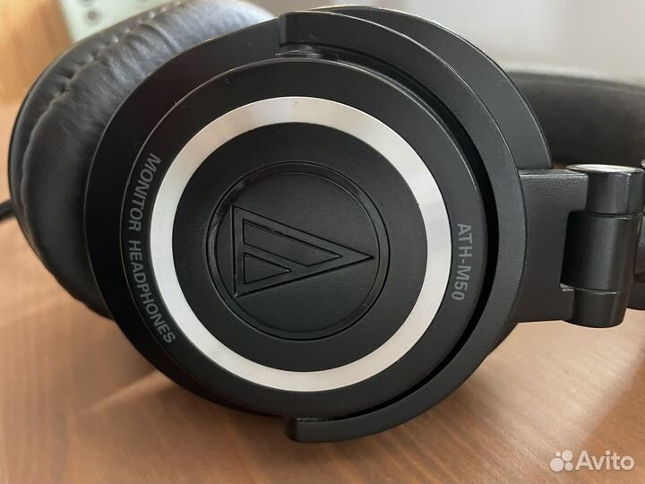 Студийные наушники Audio-Technica ATH-M50