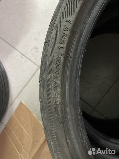 Bridgestone Potenza Sport 225/35 R19 и 255/30 R19