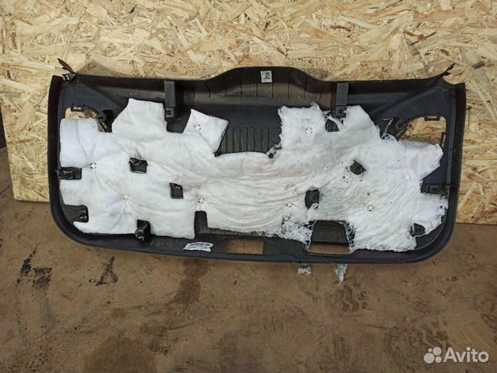 Обшивка крышки багажника Jeep Compass 2 2018