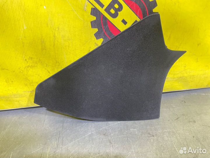 Накладка центральной консоли передняя правая Kia