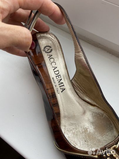 Продам туфли Accademia