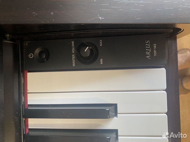 Цифровое пианино yamaha Arius YDP-143