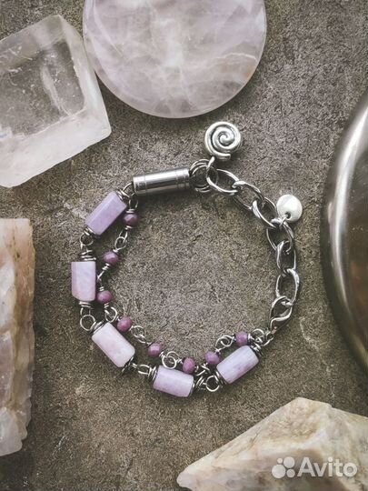 Браслет с кунцитом
