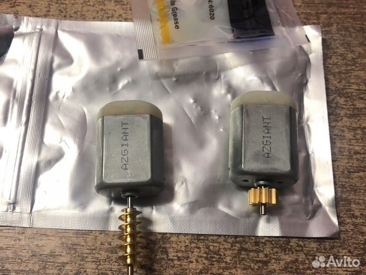 Моторчик багажника Mercedes