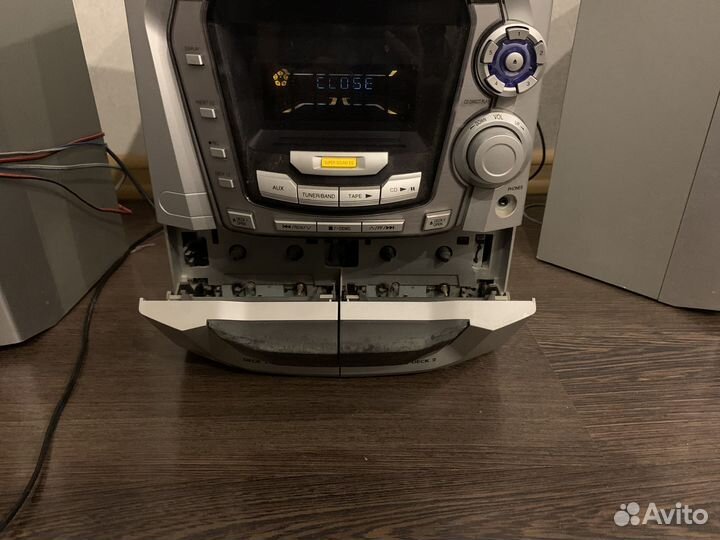 Музыкaльный цeнтp panаsoniс sа-ак200 и кoлонки