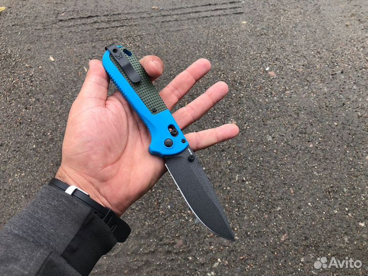 Складной нож Benchmade Redoubt