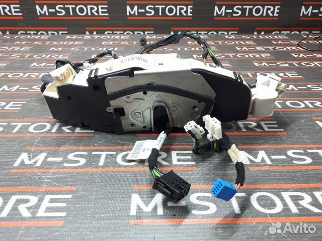 Замок двери задний левый Mercedes-Benz S-Class