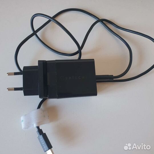 Беспроводная зарядка Satechi ST-X3twcpm