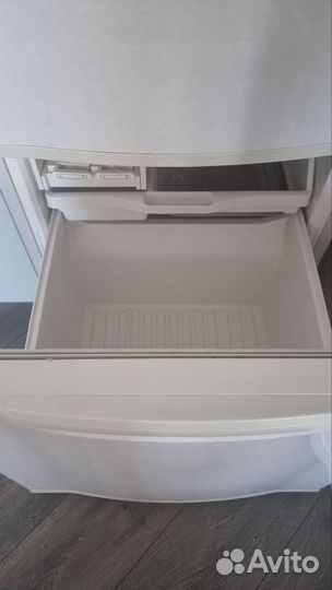 Холодильник Sharp