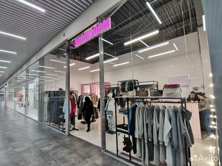 Шоурум в ТЦ, магазин одежды. Готовый бизнес