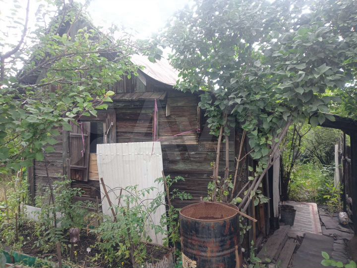 Дача 15 м² на участке 10 сот.
