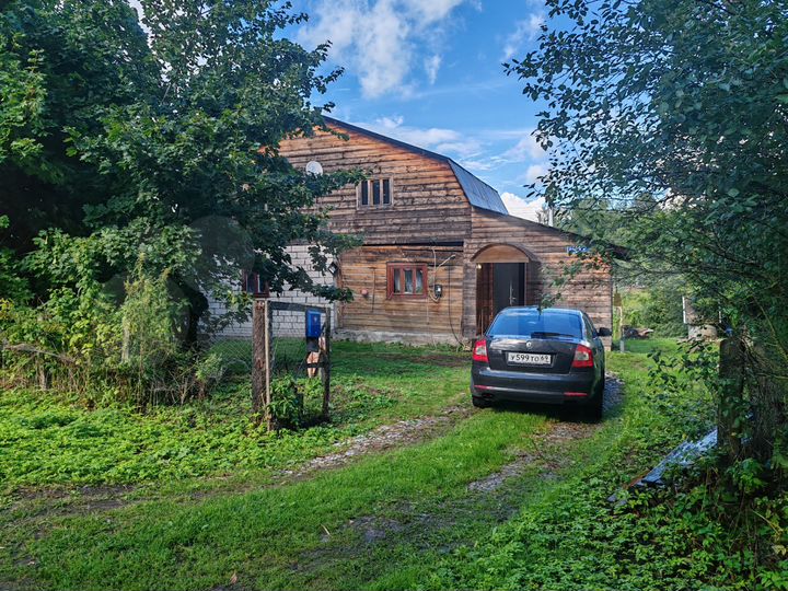 Коттедж 200 м² на участке 9 сот.