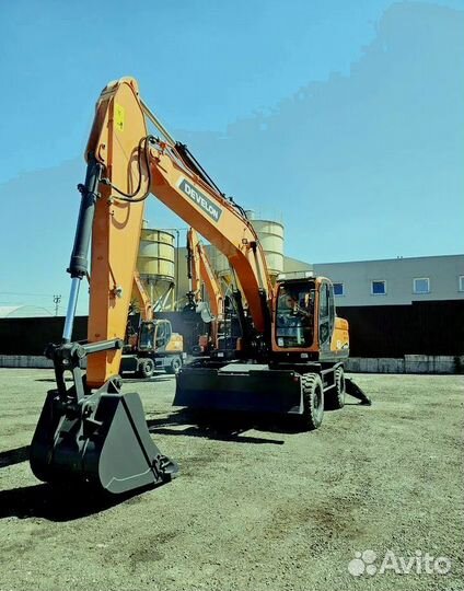 Колёсный экскаватор Develon DX210W-7B, 2024