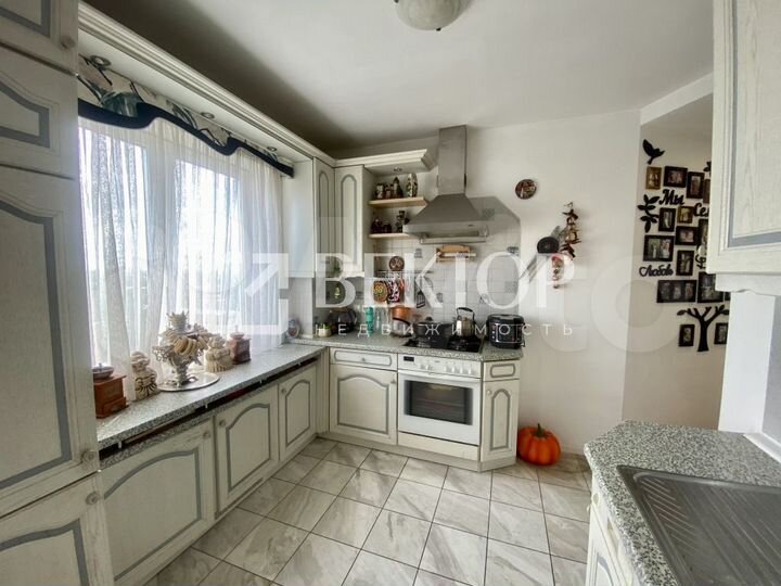 3-к. квартира, 105 м², 10/10 эт.