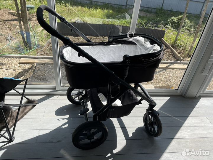 Коляска Moon nuova 2 в 1 плюс автокресло Cybex