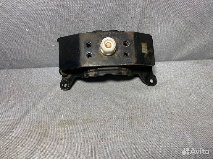 Подушка АКПП Lexus LX 570