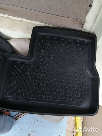 Автомобильные коврики резиновые