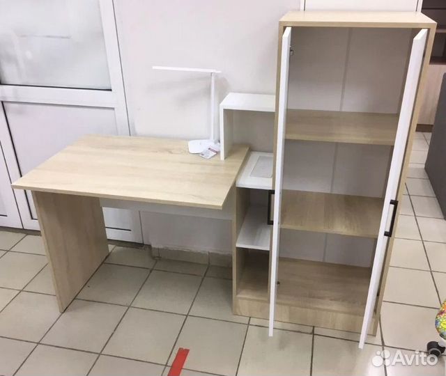 Компьютерный стол со пеналом