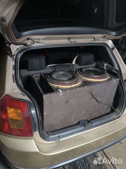 Автомобильный сабвуфер