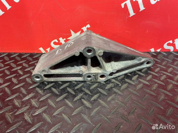 Кронштейн патрубка интеркулера Daf XF105