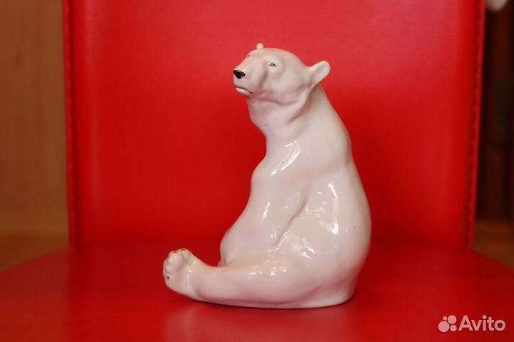 Фарфоровая статуэтка Белый медведь гики 1950-е