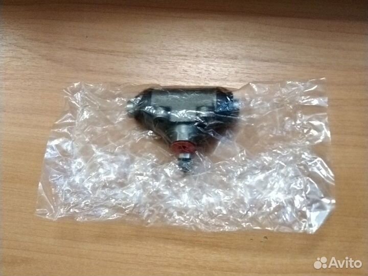 Тормозной цилиндр Renault Logan задний