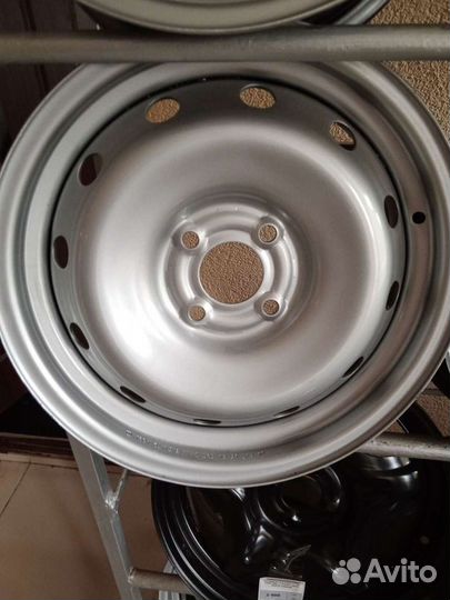 Диск larggus 6'15 4*100 et 50 d60.1