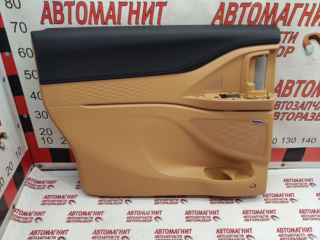 Обшивка двери задней левой Voyah Dream