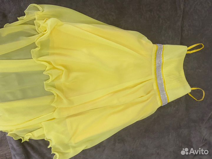 Вечернее платье сзади длинное,спереди короткое