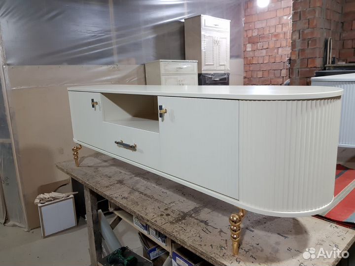 Тумба под телевизор новая