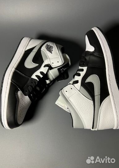 Кроссовки Nike Air Jordan 1 Black White Люкс