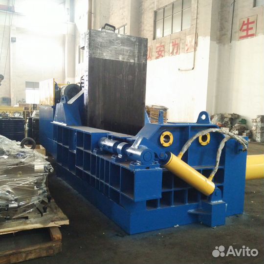 Пакетировочный пресс для металлолома