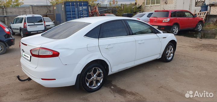 Ford Mondeo 1.6 МТ, 2011, битый, 235 000 км