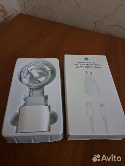 Блок с зарядкой iPhone 20w