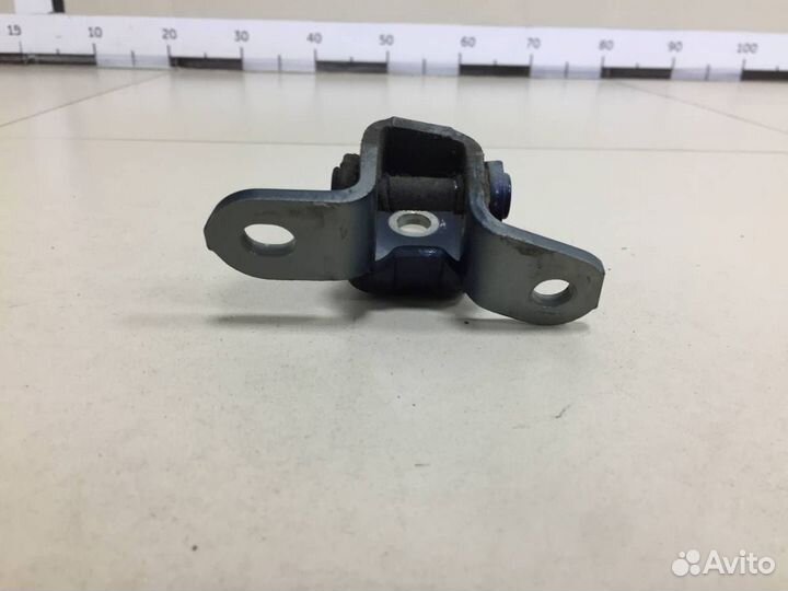 Петля двери передней левой верхняя Toyota Corolla