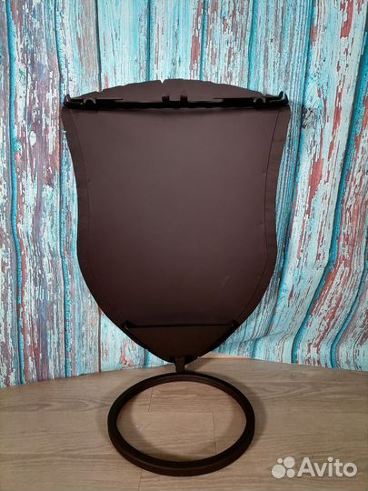 Кованый щит Лев