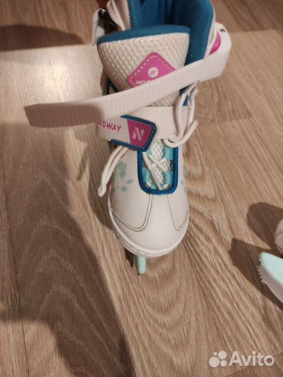 Коньки на девочку