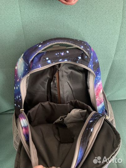 Рюкзак на колесиках