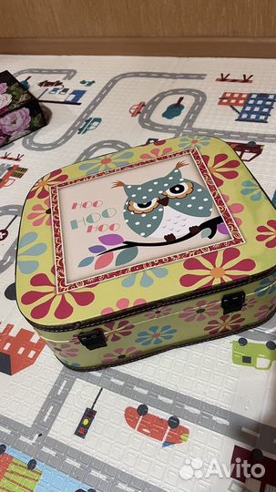 Чемодан декоративный