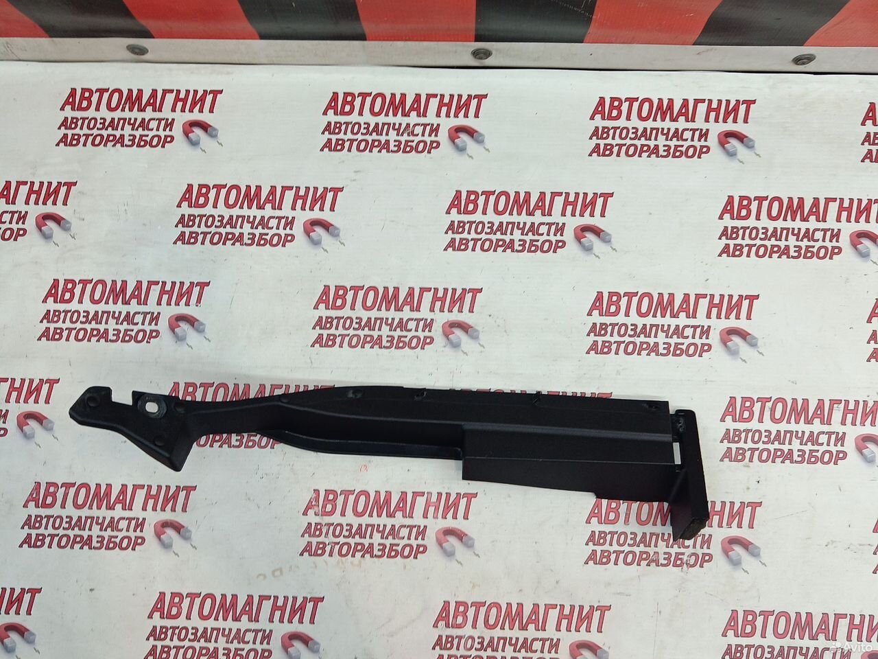 Накладка петли капота Lixiang L7