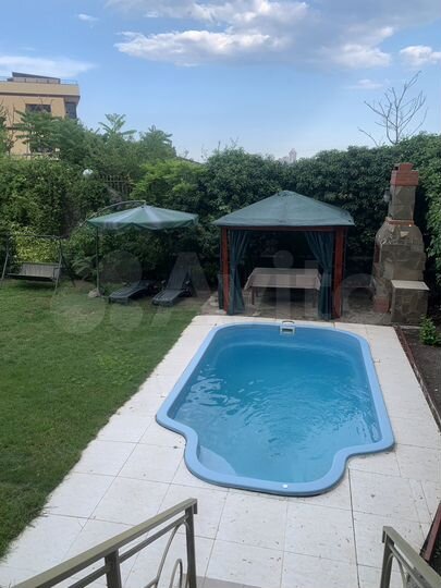 Дом 660 м² на участке 7,5 сот.