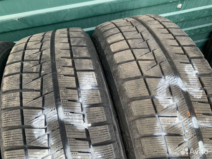 Bridgestone Blizzak Revo GZ 215/60 R16