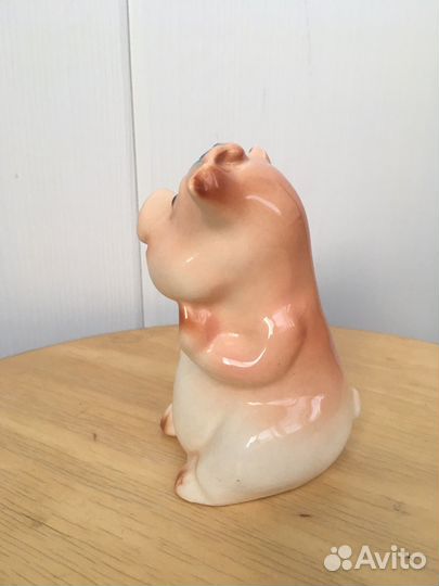 Фарфоровая статуэтка