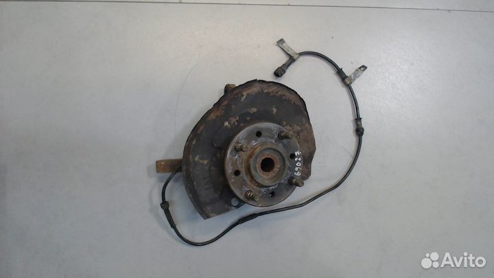 Ступица (кулак, цапфа) Mitsubishi Carisma, 1997