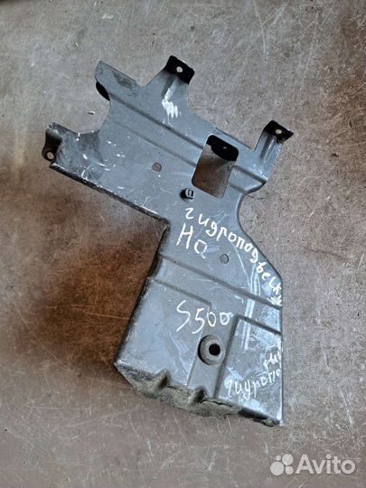 Крепление бачка гидроусилителя на Mercedes w220 w2