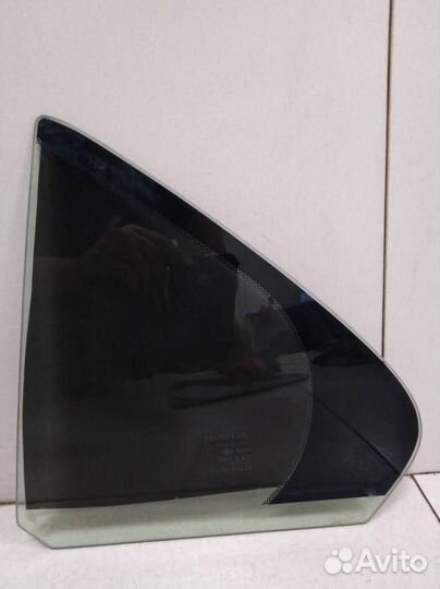 Стекло двери задней левой форточка Honda Accord 7