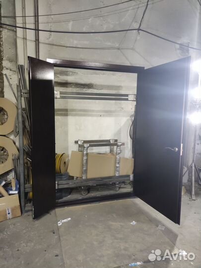 Дверь входная двустворчатая